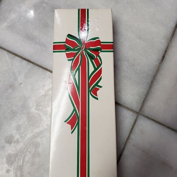 Vintage Avon Set of 2 Dapper Snowman 10" Bayberry Tapers, CHRISTMAS Unlit w/ Box - Picture 2 of 11